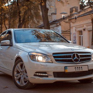 Білий Mercedes-Benz, фото 3